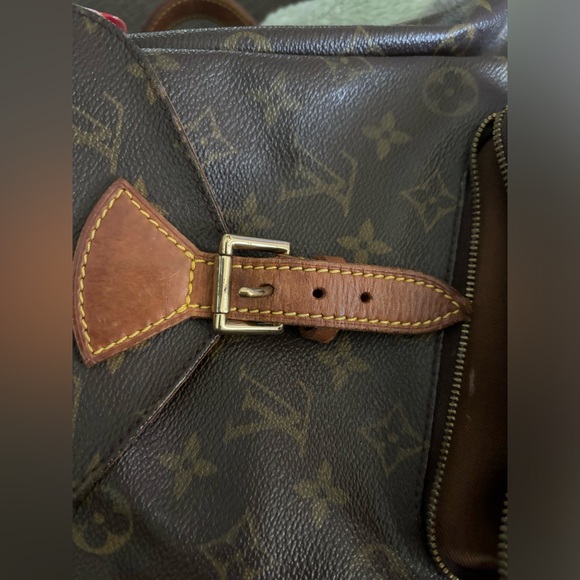 Authentic louis Vuitton monogram montsouris mm backpack with DEFECT in canvas - Picture 4 of 13